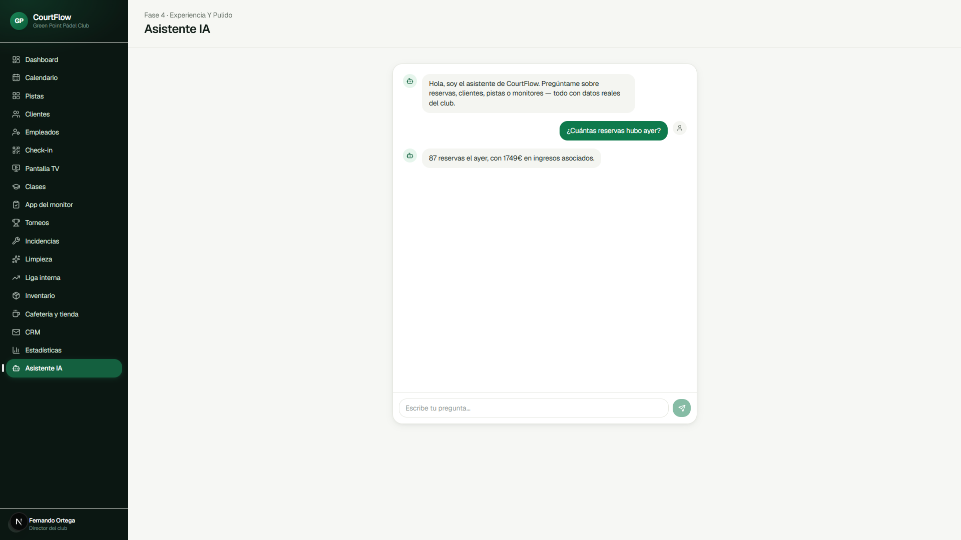 Asistente IA respondiendo con datos reales del club